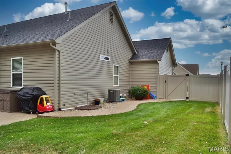 412 Cottage Grove Drive, Wentzville, MO 63385 — listing photo 30 of 31