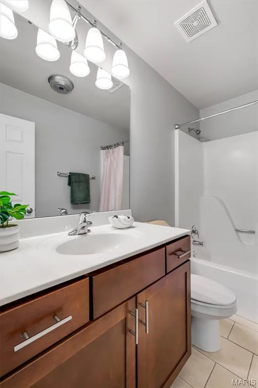 947 Quail Meadows Court #E, Chesterfield, MO 63017 — listing photo 32 of 62