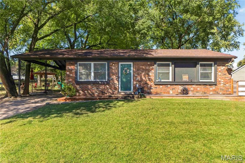 2910 Nantwich Lane, St Charles, MO — listing photo 1