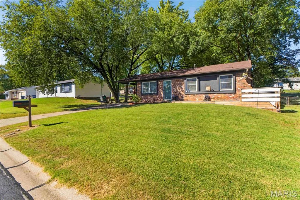 2910 Nantwich Lane, St Charles, MO 63301 — listing photo 1 of 16
