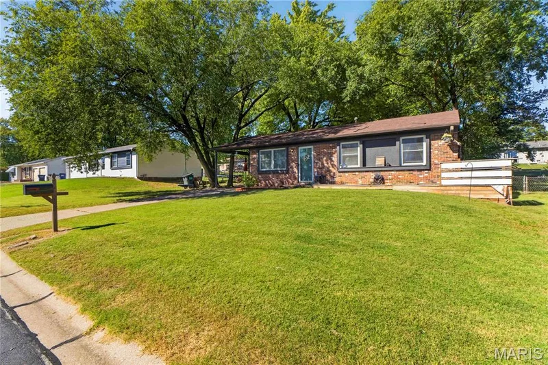 2910 Nantwich Lane, St Charles, MO β listing photo 1