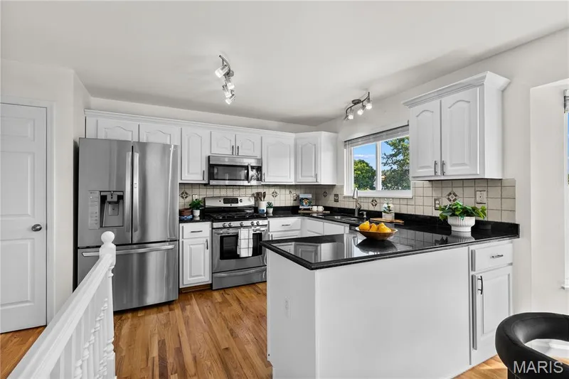 2079 Autumn Wood Drive, St Charles, MO 63303 — listing photo 11 of 35
