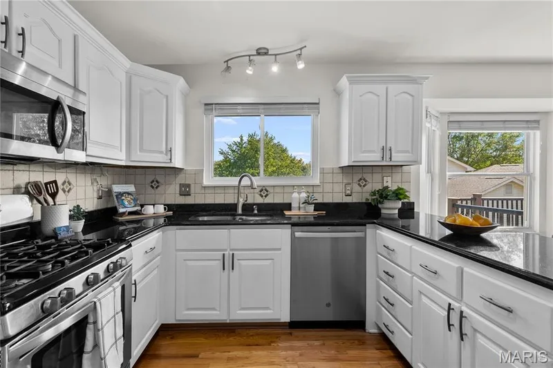 2079 Autumn Wood Drive, St Charles, MO 63303 — listing photo 12 of 35