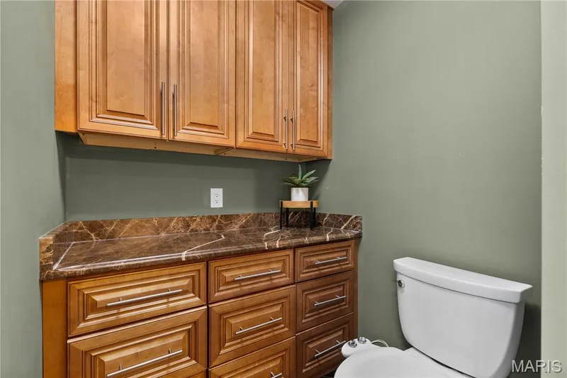 2079 Autumn Wood Drive, St Charles, MO 63303 — listing photo 18 of 35