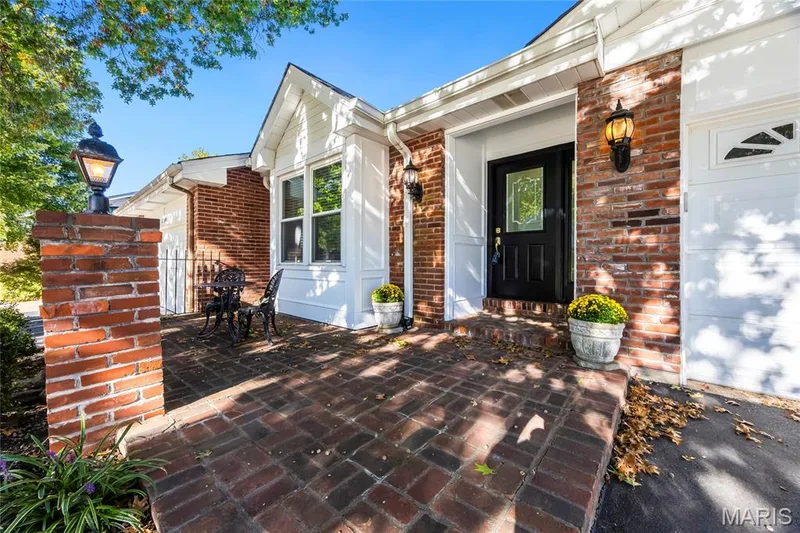 2394 Baxton Way, Chesterfield, MO 63017 — listing photo 5 of 40