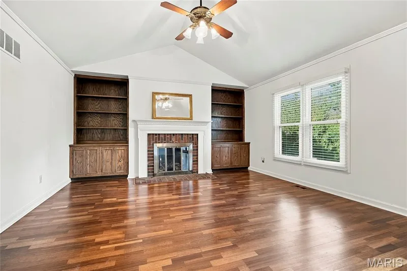 2394 Baxton Way, Chesterfield, MO 63017 — listing photo 2 of 40