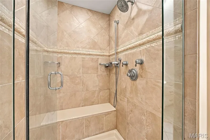 2394 Baxton Way, Chesterfield, MO 63017 — listing photo 16 of 40
