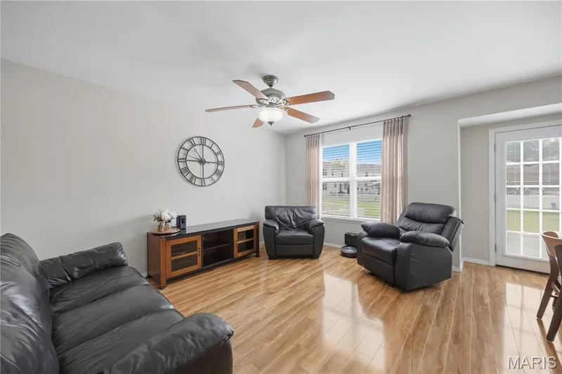 Family Room — 64 Brimstone Corner, O'Fallon, MO 63366