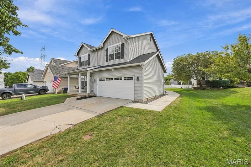 Concrete 4" Wide Sidewalk — 64 Brimstone Corner, O'Fallon, MO 63366