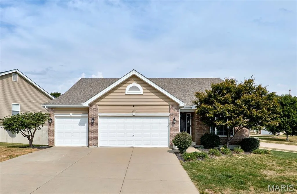 699 Springfield Drive, Wentzville, MO 63385 — listing photo 1 of 31