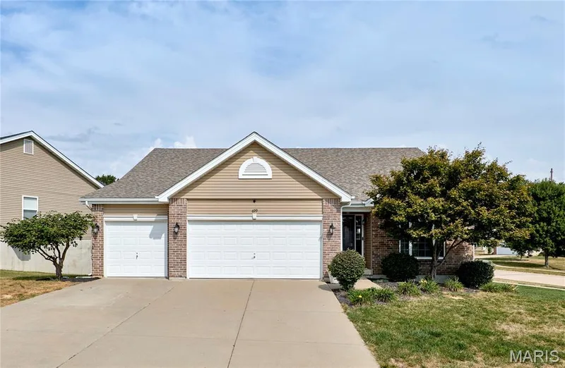 699 Springfield Drive, Wentzville, MO 63385 — listing photo 1 of 31
