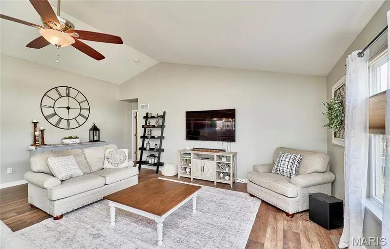 699 Springfield Drive, Wentzville, MO 63385 — listing photo 4 of 31