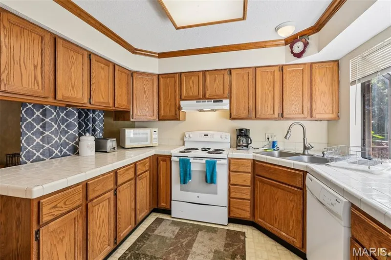 3012 Duclair Parkway #G, St Charles, MO 63303 — listing photo 12 of 34