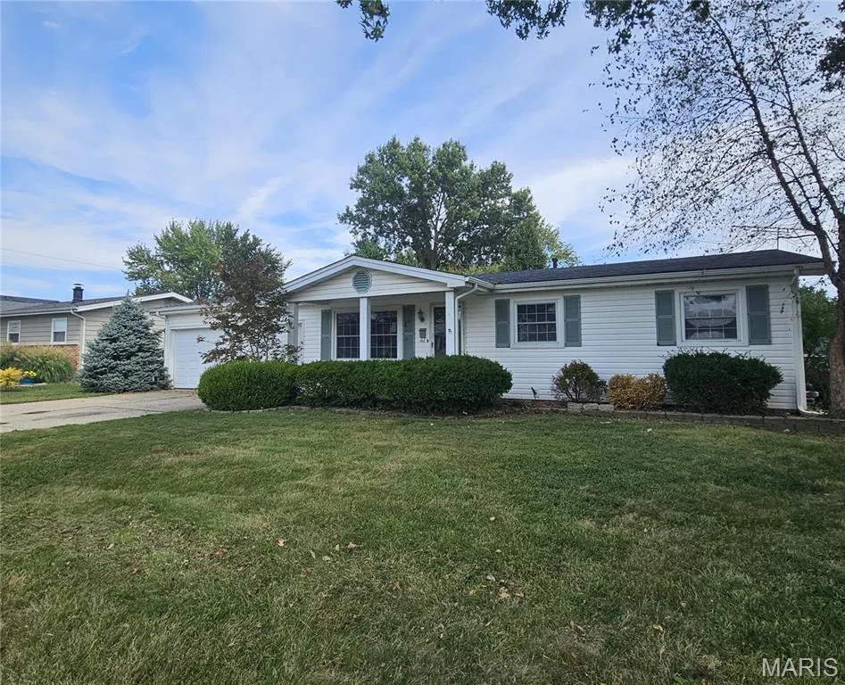 404 Duchesne Avenue, O'Fallon, MO 63366 — listing photo 1 of 2