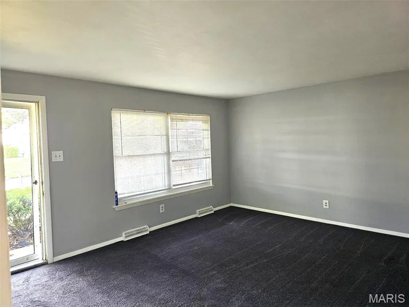 404 Duchesne Avenue, O'Fallon, MO 63366 — listing photo 5 of 17
