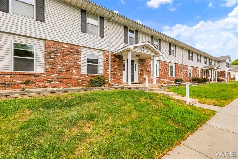 Walk way to entrance — 773 Delray Drive #D, St Peters, MO 63376