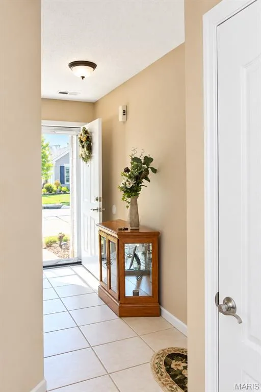 1268 Shirley Ridge Drive #D, St Charles, MO 63304 — listing photo 4 of 21