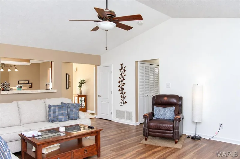 1268 Shirley Ridge Drive #D, St Charles, MO 63304 — listing photo 5 of 21