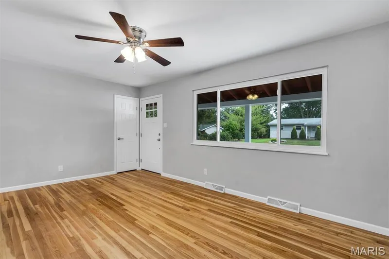 110 Paula Drive, St Charles, MO 63301 — listing photo 2 of 29