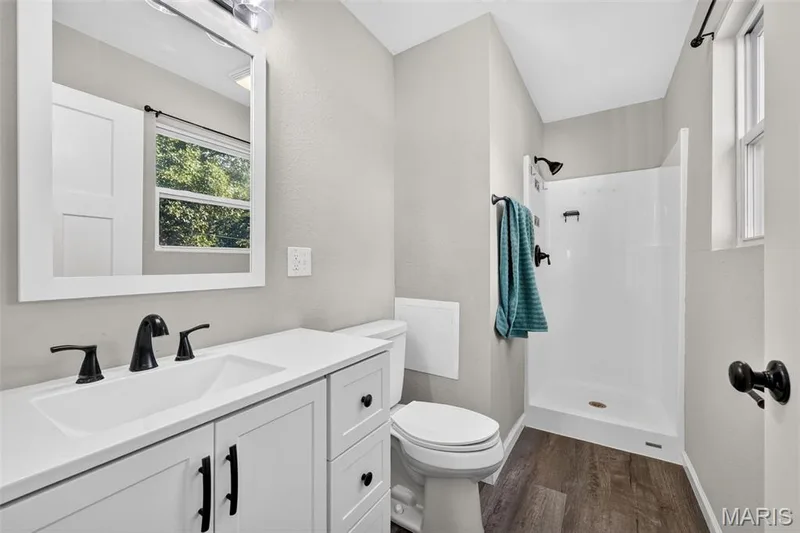 primary ensuite — 825 Highway WW, Foristell, MO 63348