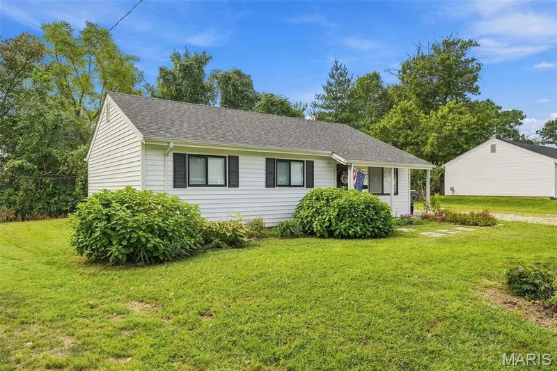 512 Eggering Drive, O'Fallon, MO 63366 — listing photo 3 of 25