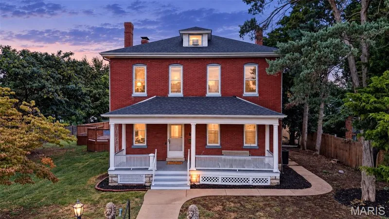 552 Clark Street, St Charles, MO β listing photo 1