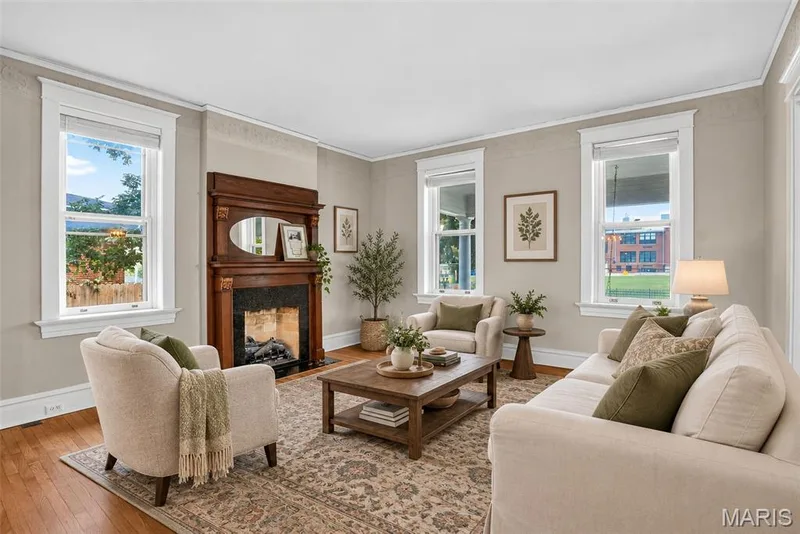 552 Clark Street, St Charles, MO 63301 — listing photo 7 of 69