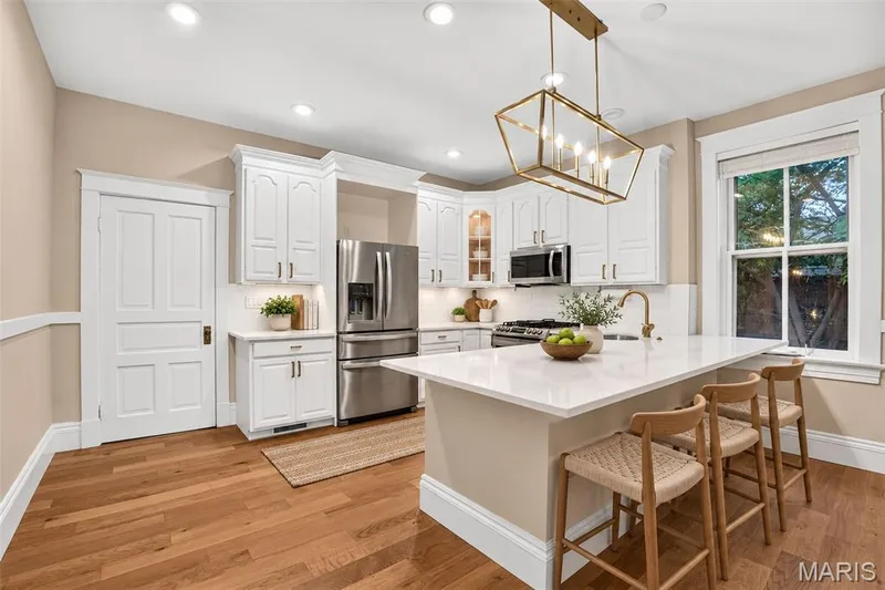 552 Clark Street, St Charles, MO 63301 — listing photo 12 of 69