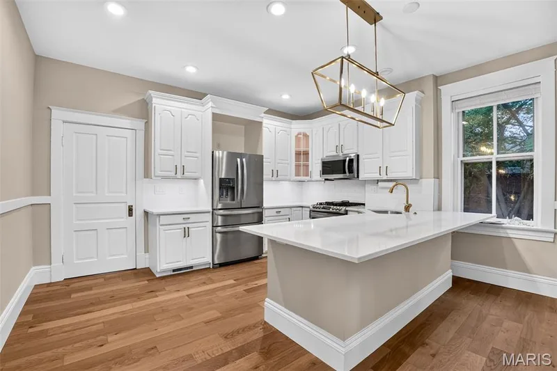 552 Clark Street, St Charles, MO 63301 — listing photo 13 of 69