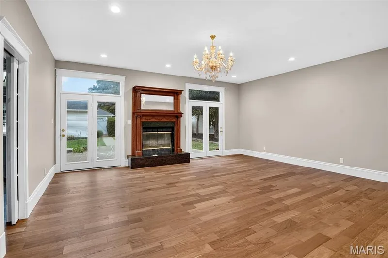 552 Clark Street, St Charles, MO 63301 — listing photo 23 of 69