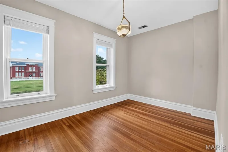 552 Clark Street, St Charles, MO 63301 — listing photo 39 of 69