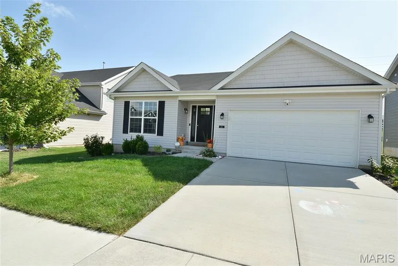 112 Wholesome Way, St Charles, MO 63304 — listing photo 2 of 55