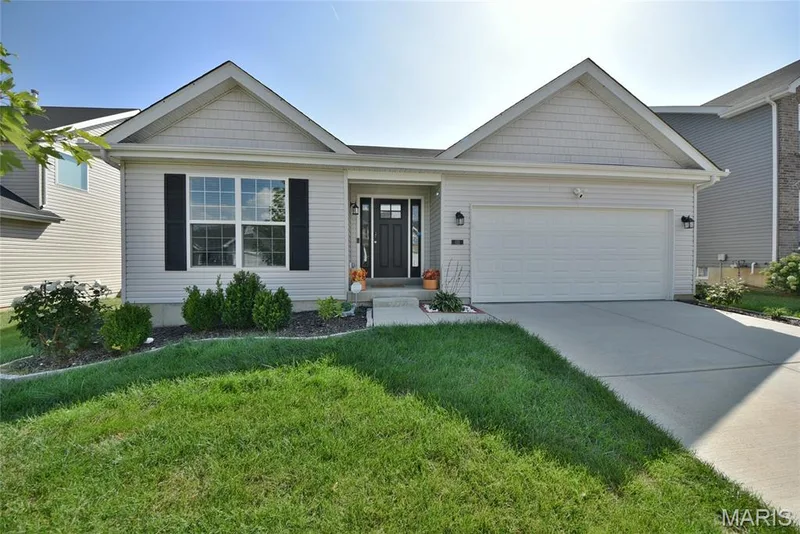 112 Wholesome Way, St Charles, MO 63304 — listing photo 3 of 55