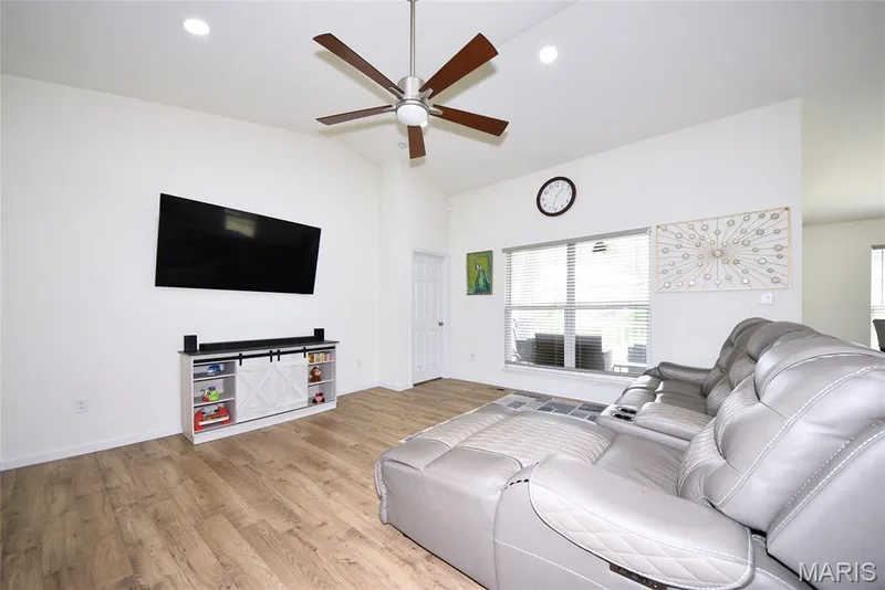112 Wholesome Way, St Charles, MO 63304 — listing photo 7 of 55