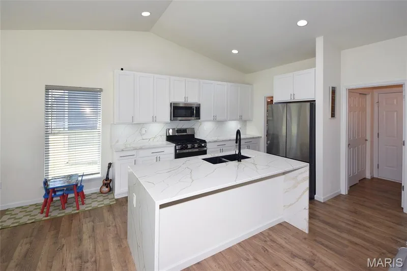 112 Wholesome Way, St Charles, MO 63304 — listing photo 10 of 55