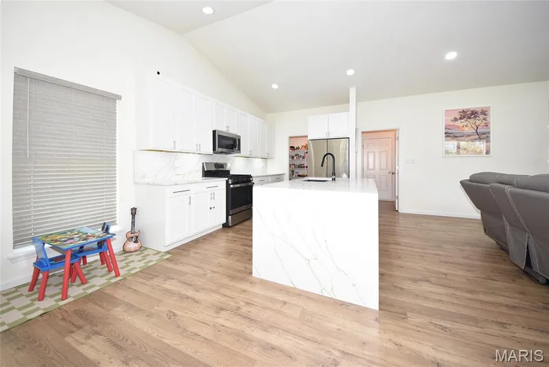 112 Wholesome Way, St Charles, MO 63304 — listing photo 12 of 55