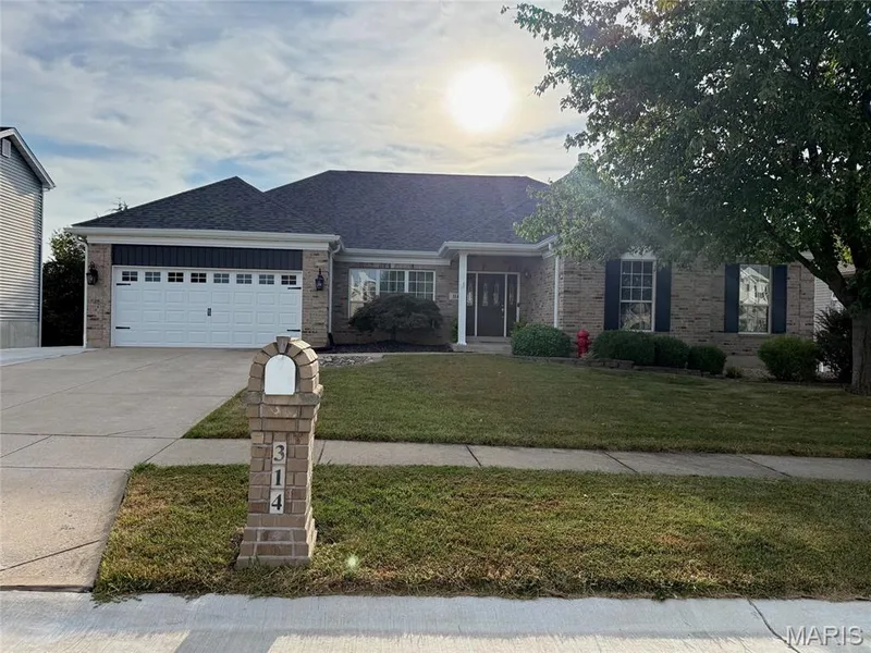 314 Pleasant Meadows Drive, Wentzville, MO β listing photo 1