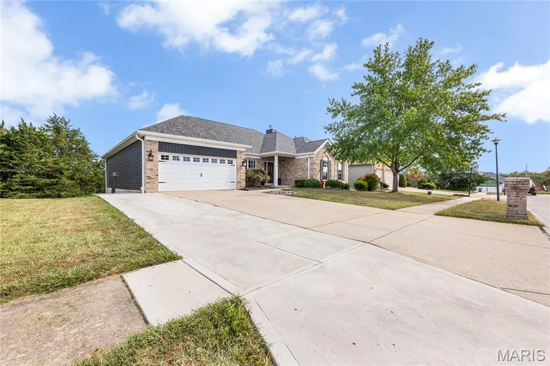 314 Pleasant Meadows Drive, Wentzville, MO 63385 — listing photo 3 of 54