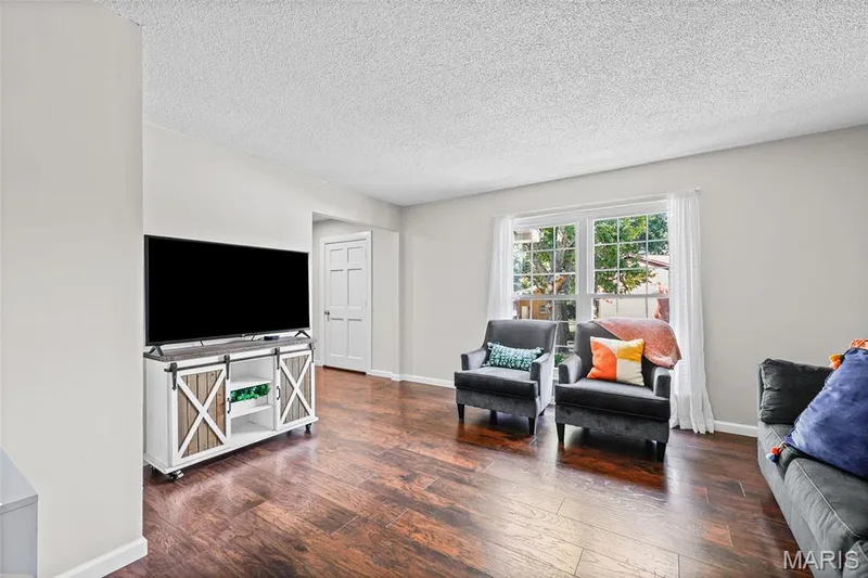 474 Oak Hill Dr., Lake St. Louis, MO 63367 — listing photo 3 of 32