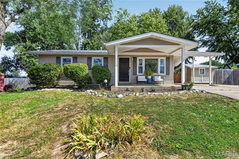 214 Oakridge Lane, Lake St. Louis, MO — listing photo 1