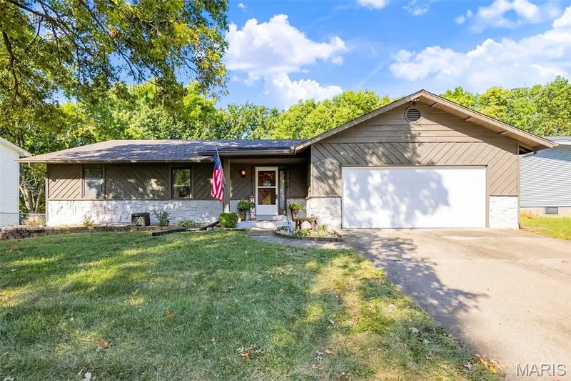 Welcome Home — 416 Morningside Drive, St Peters, MO 63376