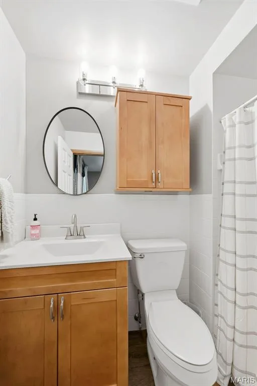Private bath with walk-in shower in owner's suite. — 416 Morningside Drive, St Peters, MO 63376