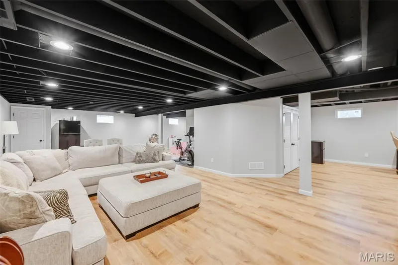 This area provides plenty of extra space. — 416 Morningside Drive, St Peters, MO 63376
