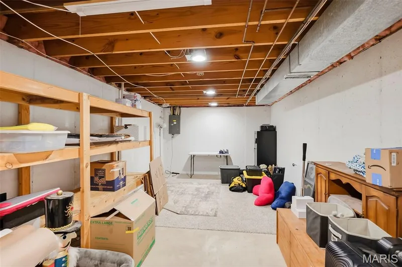 Plenty of Storage — 416 Morningside Drive, St Peters, MO 63376