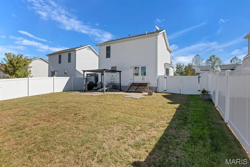 1052 Chesterfield Drive, Wentzville, MO 63385 — listing photo 24 of 26