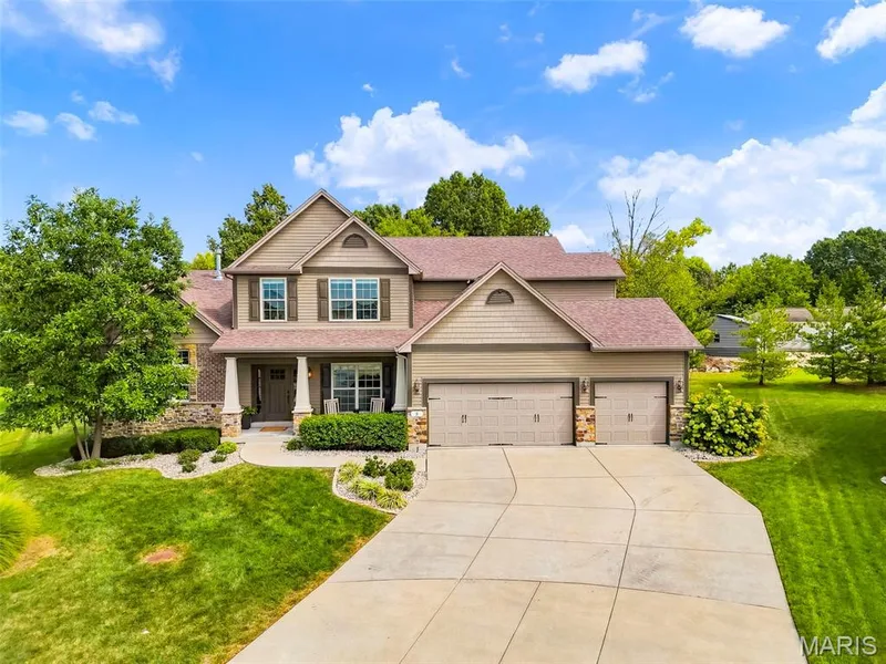 5 Wyndemere Court, Lake St. Louis, MO 63367 — listing photo 3 of 93