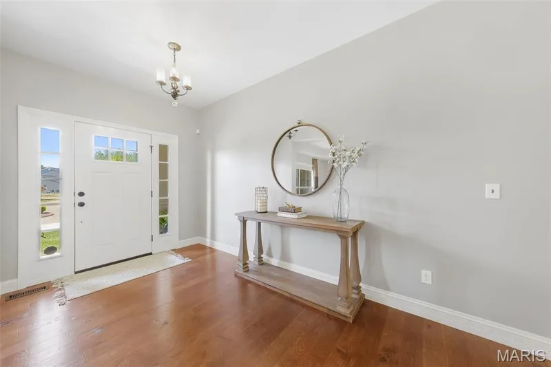 5 Wyndemere Court, Lake St. Louis, MO 63367 — listing photo 7 of 93