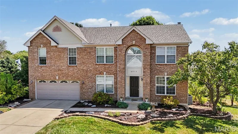 6915 Fieldstone Farms Drive, O'Fallon, MO β listing photo 1