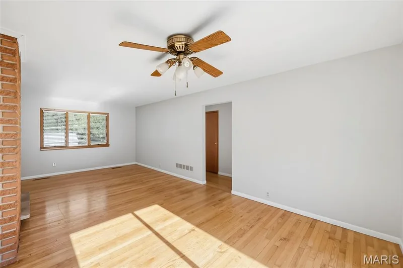 7 Valley Road, St Charles, MO 63303 — listing photo 10 of 31