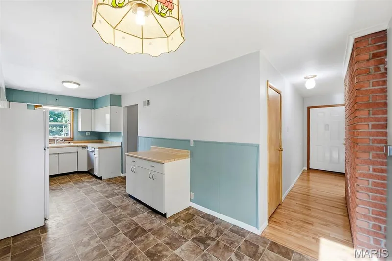 7 Valley Road, St Charles, MO 63303 — listing photo 11 of 31